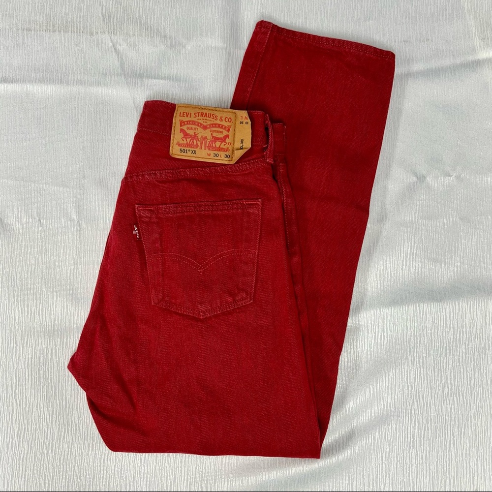 Red levi’s 501 size 30x30